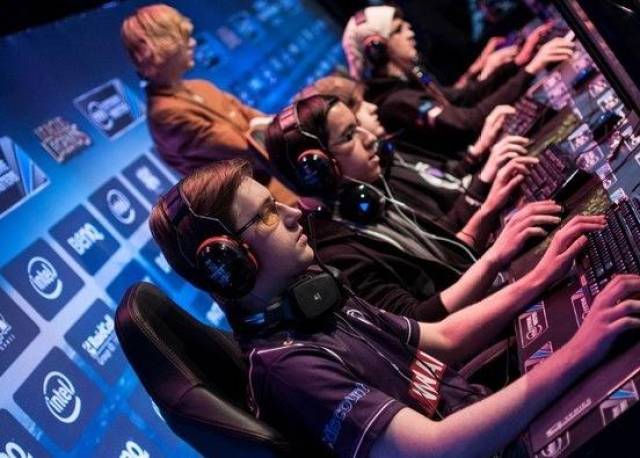 康复训练与 康复训练与